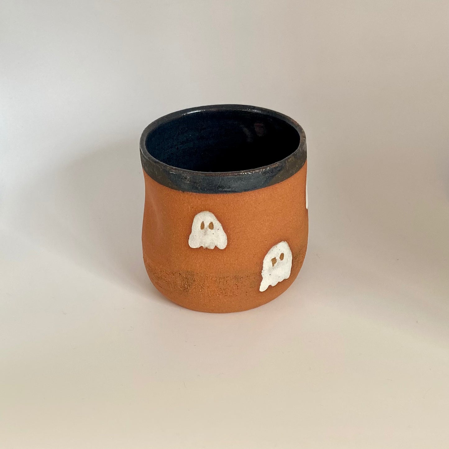Ghost thumb cup