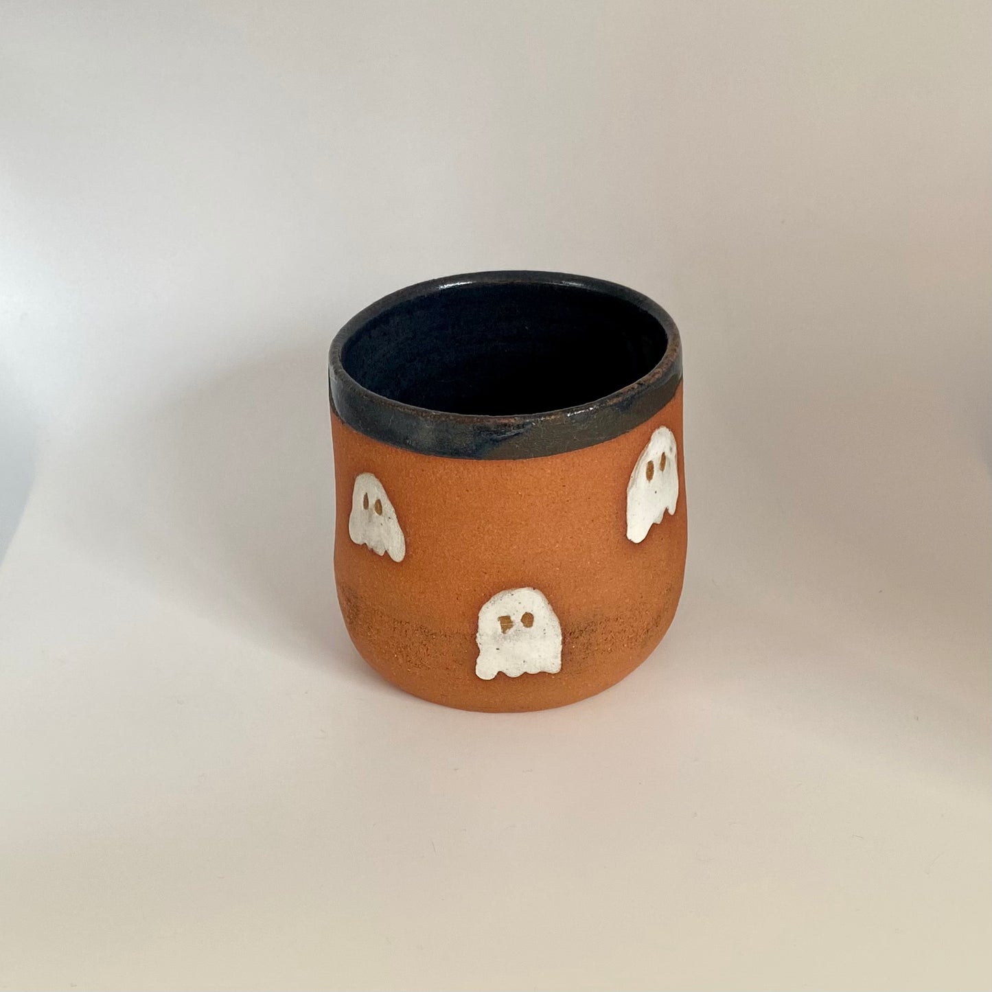 Ghost thumb cup